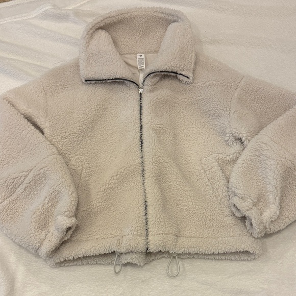 Lululemon Women's Cream Sherpa Jacket - Picture 4 of 8